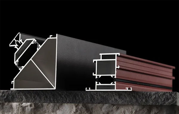 原理：德式雙組份銷釘注膠工藝+整體結(jié)構(gòu)性鋁角碼+工業(yè)級(jí)防滲膠拼角工藝;亮點(diǎn)：系統(tǒng)防水+整體穩(wěn)固性強(qiáng);廣告語(yǔ)：一體式無(wú)縫組角穩(wěn)固性強(qiáng),連大樹(shù)都能連根拔起的12級(jí)以上臺(tái)風(fēng)，輕松擋了